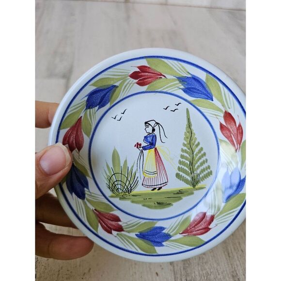 Henriot quimper France 176 mini‎ plate girl flowers blue red vintage decor - Picture 3 of 7